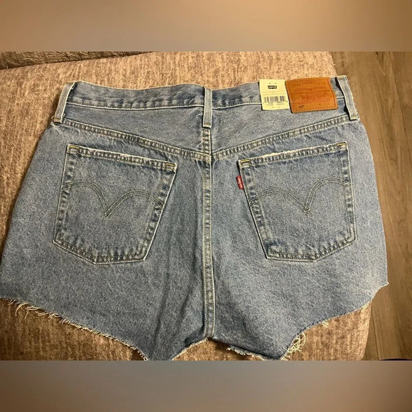 Levi's 501® Original Cutoff Denim Shorts Ojai Light Stone Size 33 - Picture 5 of 8